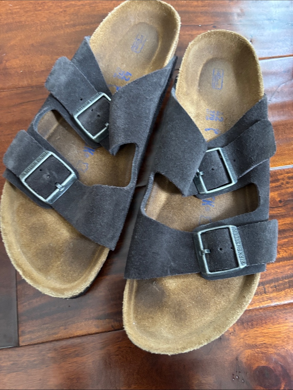 Birkenstocks soft bed Women’s like new charcoal gray Suede Dual-Buckle Sandals